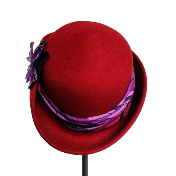 RED HAT WITH OSCAR DE LA RENTA 100% SILK SCARF - Picture 3 of 7